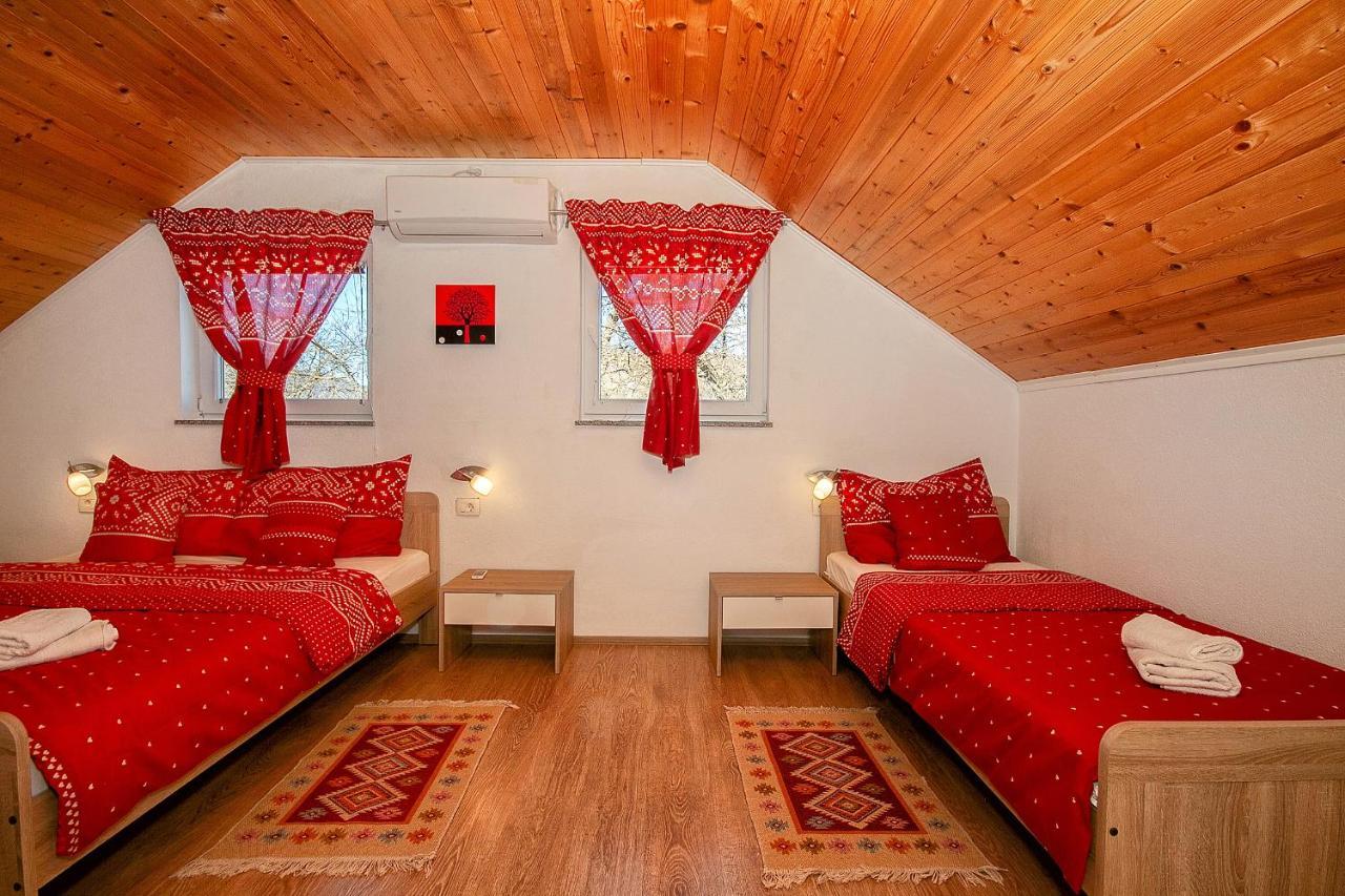 Apartment Ilija Rakovica Buitenkant foto